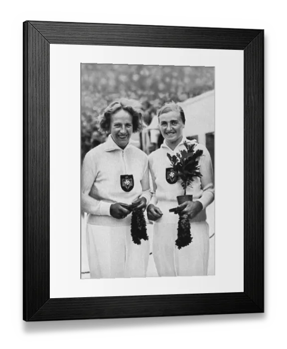 Framed Print : Gisela Mauermayer and Paula Mollenhauer Discus Throwers Framed Print : Gisela Mauermayer and Paula Mollenhauer Discus Throwers