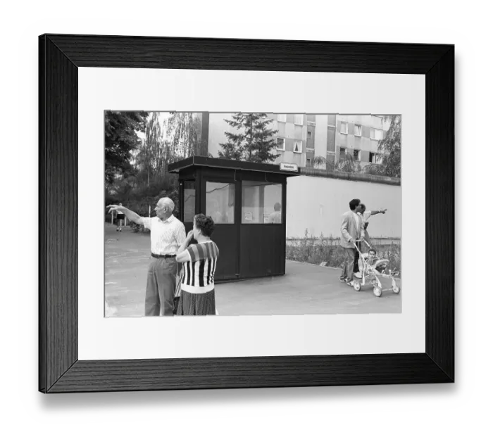 Framed Print : Remains of the Berlin Wall with former border crossing between Neukoelln and Treptow Framed Print : Remains of the Berlin Wall with former border crossing between Neukoelln and Treptow