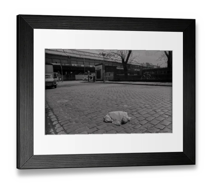 Framed Print : GDR, Berlin, 16. 4. 1988, bread on Daenenstrasse