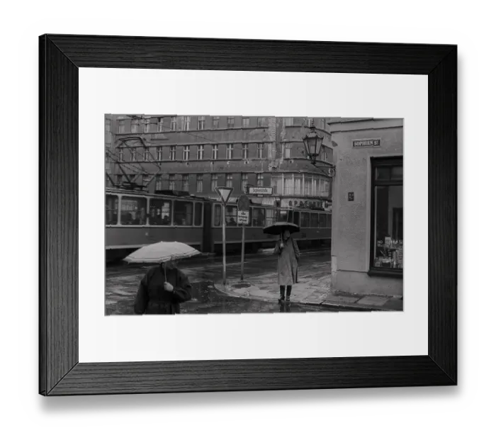 Framed Print : GDR, Berlin, 22. 3. 1988, Sophienstrasse