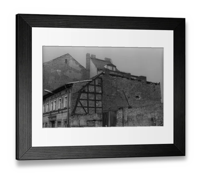 Framed Print : GDR, Berlin, 28. 08. 1981, gables (ruins) in Auguststrasse