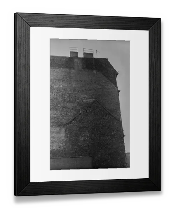 Framed Print : GDR, Berlin, 28. 08. 1981, gables (ruins) in Auguststrasse