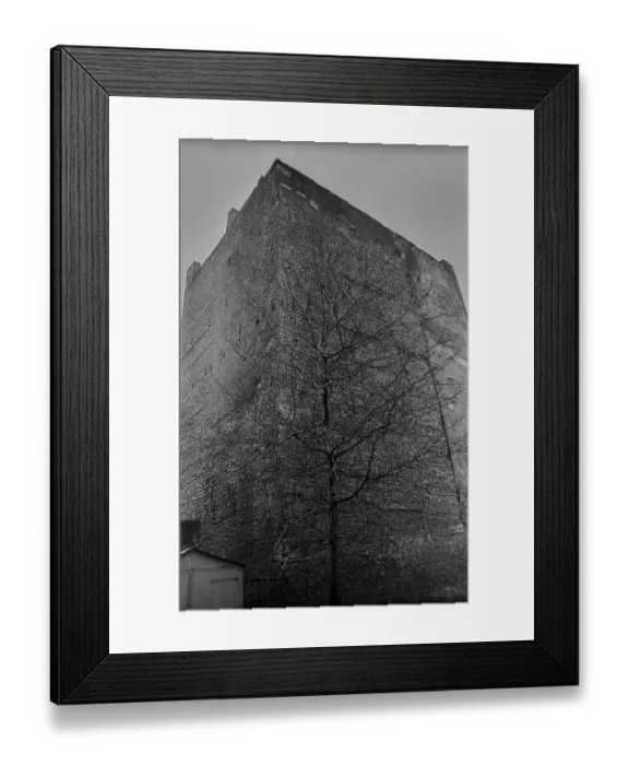 Framed Print : GDR, Berlin, 28. 08. 1981, gables (ruins) in Auguststrasse