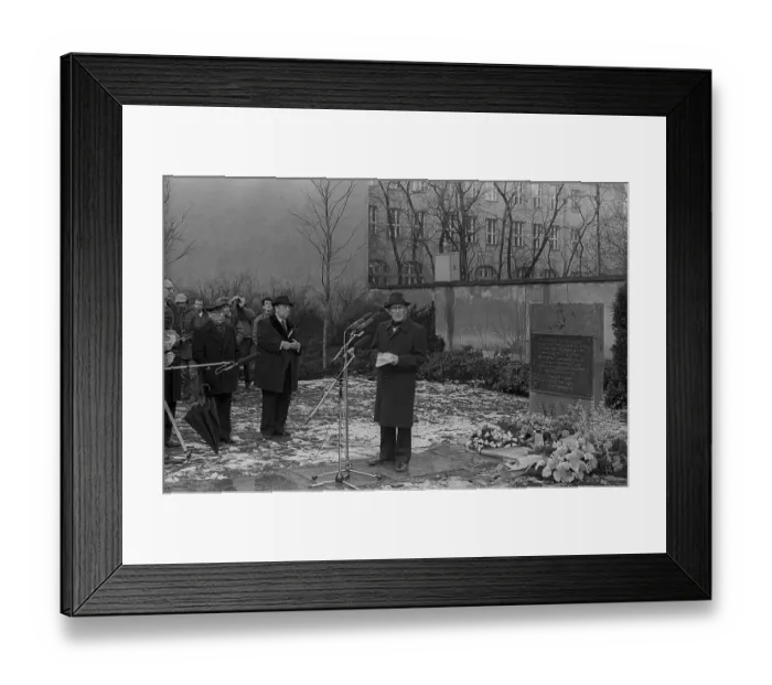 Framed Print : GDR, Berlin, 27. 2 Framed Print : GDR, Berlin, 27. 2