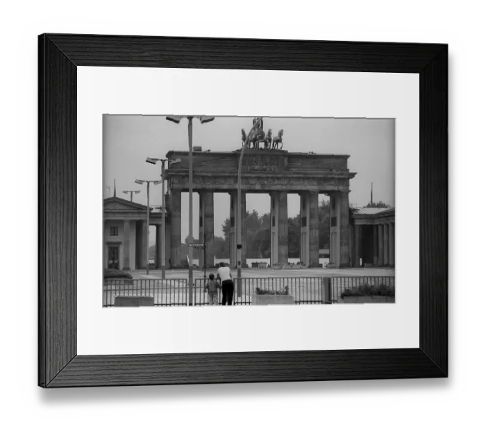 Framed Print : GDR, Berlin, 29. 6. 1987, View to the Brandenburg Gate