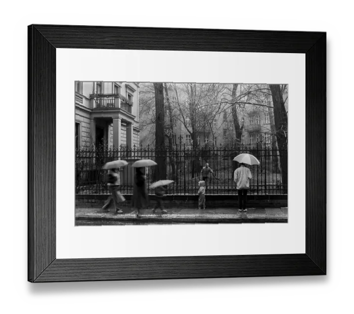 Framed Print : GDR, Berlin, 22. 3. 1988, Sophienstrasse in the rain