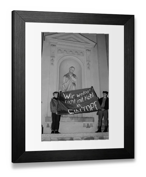 Framed Print : GDR, Berlin, 18. 12