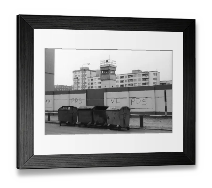 Framed Print : GDR, Berlin, 15. 03. 1990, watchtower and inner wall on Schoenholzer Strasse