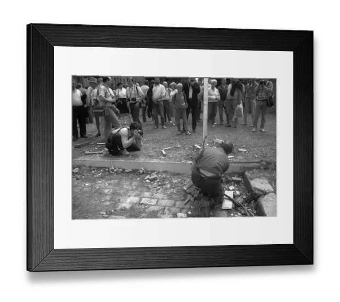 Framed Print : GDR, Berlin, 13 June 1990, demolition of the Wall on the historic Bernauer Strasse Framed Print : GDR, Berlin, 13 June 1990, demolition of the Wall on the historic Bernauer Strasse