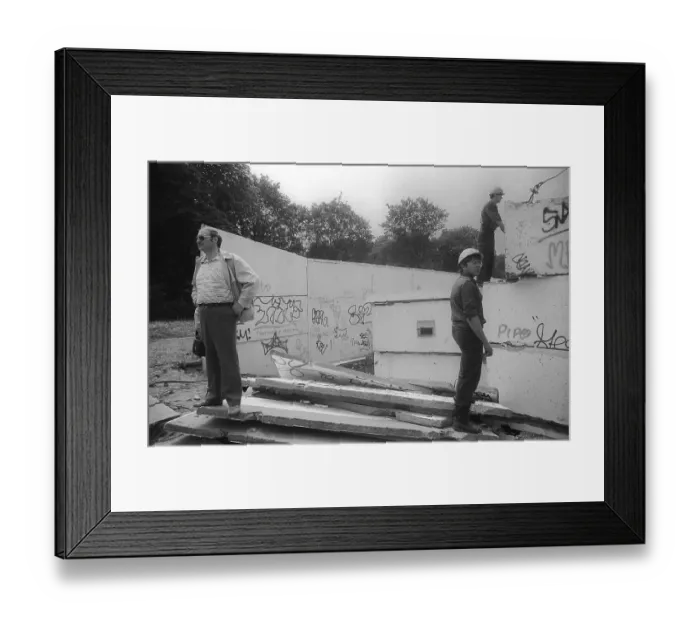 Framed Print : GDR, Berlin, 13 June 1990, demolition of the Wall on the historic Bernauer Strasse