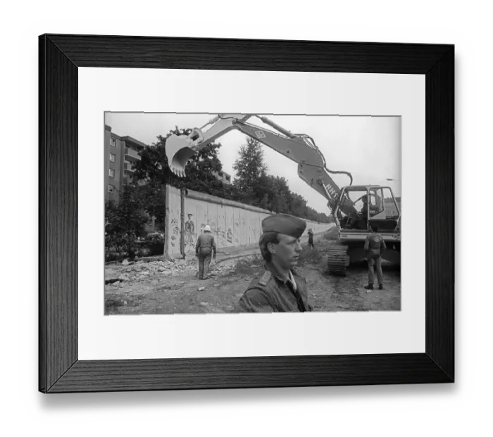 Framed Print : GDR, Berlin, 13 June 1990, demolition of the Wall on the historic Bernauer Strasse