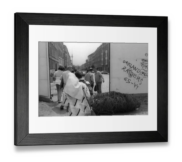 Framed Print : GDR, Berlin, 13 June 1990, demolition of the Wall on the historic Bernauer Strasse
