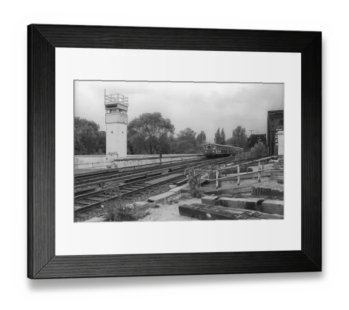 Framed Print : GDR, Berlin, 07. 06. 1990, border guards at the Liesenbruecke Framed Print : GDR, Berlin, 07. 06. 1990, border guards at the Liesenbruecke