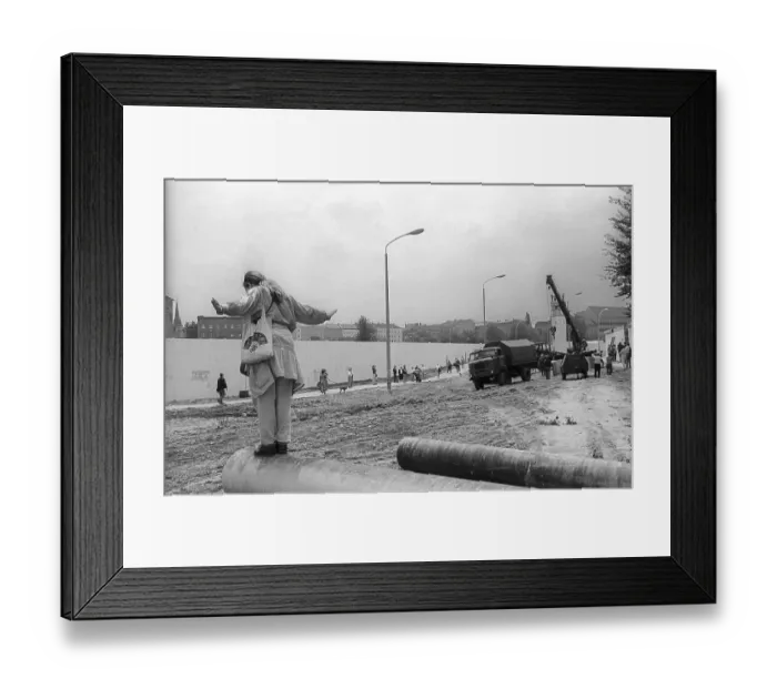 Framed Print : GDR, Berlin, 13 June 1990, demolition of the Wall on the historic Bernauer Strasse
