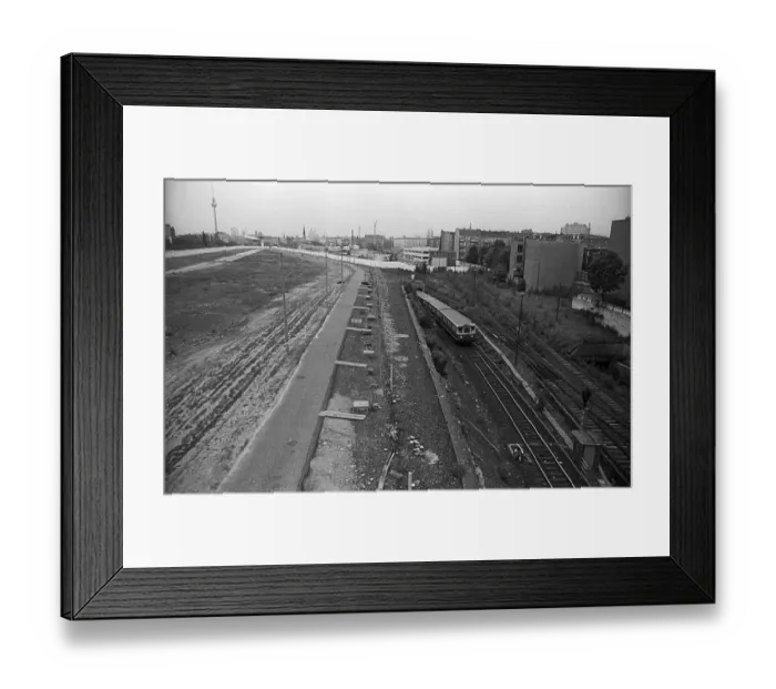 Framed Print : GDR, Berlin, 07. 06. 1990, border guards at the Liesenbruecke