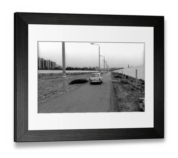 Framed Print : GDR, Berlin, 07. 06. 1990, border guards along Gartenstrasse Framed Print : GDR, Berlin, 07. 06. 1990, border guards along Gartenstrasse