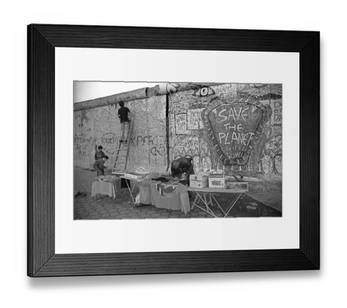 Framed Print : GDR, Berlin, 22, 02. 1990, Wall at Potsdamer Platz