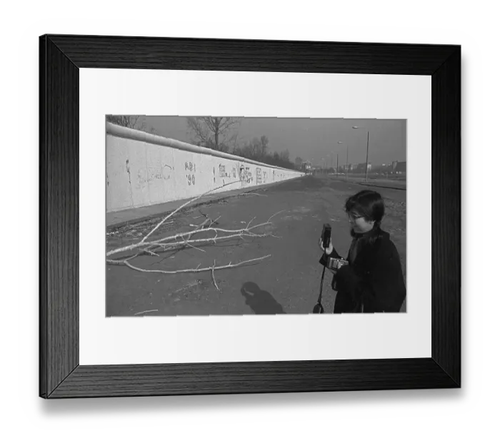 Framed Print : GDR, Berlin, 16. 03. 1990, Wall at Potsdamer Platz Framed Print : GDR, Berlin, 16. 03. 1990, Wall at Potsdamer Platz