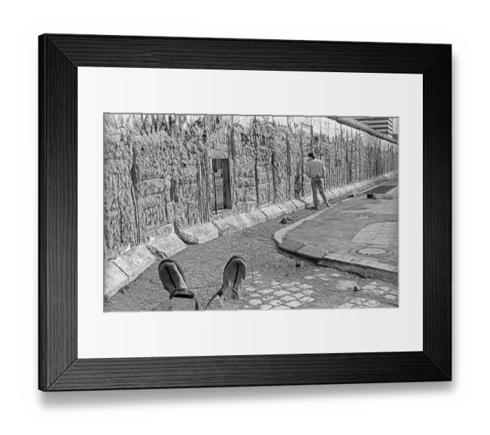 Framed Print : GDR, Berlin, 26. 02. 1990. Wall at Potsdamer Platz