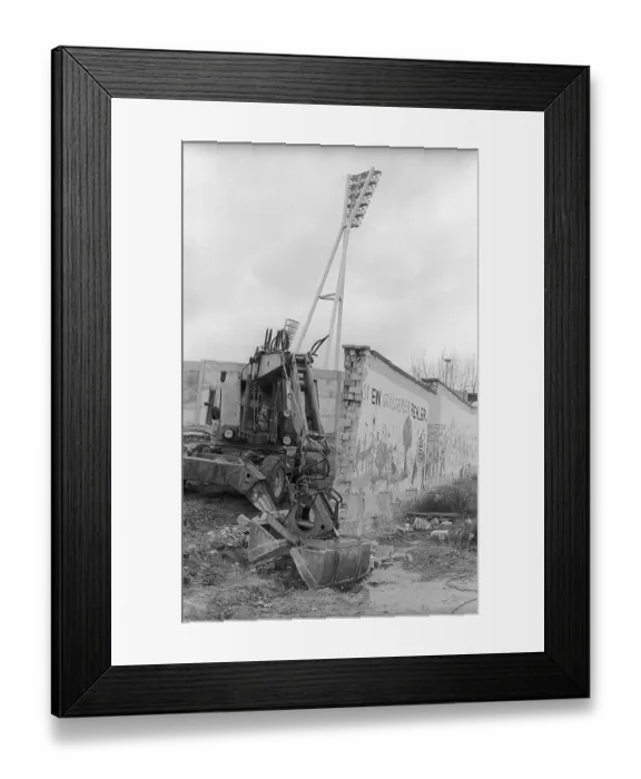 Framed Print : GDR, Berlin, 26 February 1990, demolition of the Wall in Eberswalder Strasse (Bernauer Strasse)