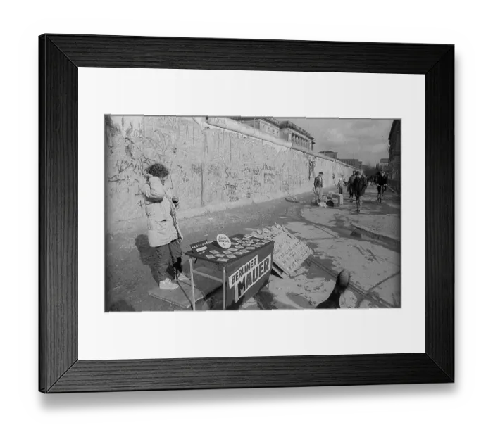 Framed Print : GDR, Berlin, 16. 031990, Wall at the Gropius Building