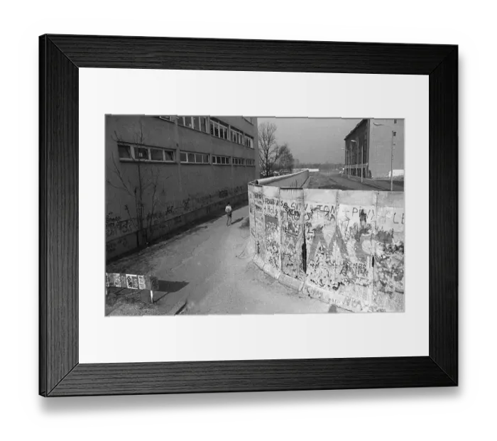 Framed Print : GDR, Berlin, 16. 031990, Wall at Potsdamer Platz
