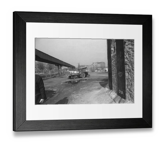 Framed Print : GDR, Berlin, 16. 031990, wall at Potsdamer Platz