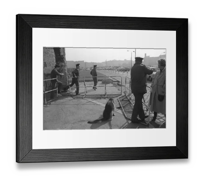 Framed Print : GDR, Berlin, 16. 031990, Wall at Potsdamer Platz