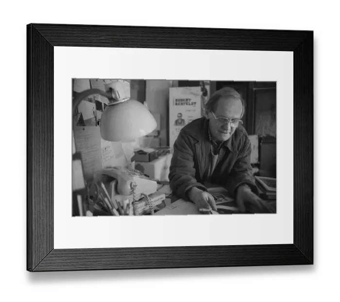 Framed Print : GDR, Berlin, 15. 4. 1989, artist Robert Rehfeldt in his studio Framed Print : GDR, Berlin, 15. 4. 1989, artist Robert Rehfeldt in his studio