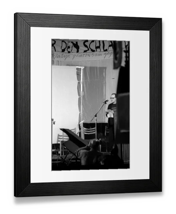Framed Print : GDR, Berlin, 21 October 1989, Manifestation of Berlin Art Workers against Violence - for Democracy