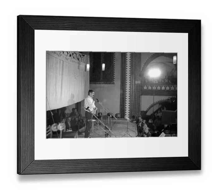 Framed Print : GDR, Berlin, 21 October 1989, Manifestation of Berlin Art Workers against Violence - for Democracy Framed Print : GDR, Berlin, 21 October 1989, Manifestation of Berlin Art Workers against Violence - for Democracy