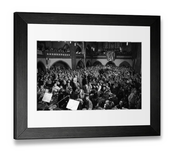 Framed Print : GDR, Berlin, 21 October 1989, Manifestation of Berlin Artists against Violence - for Democracy