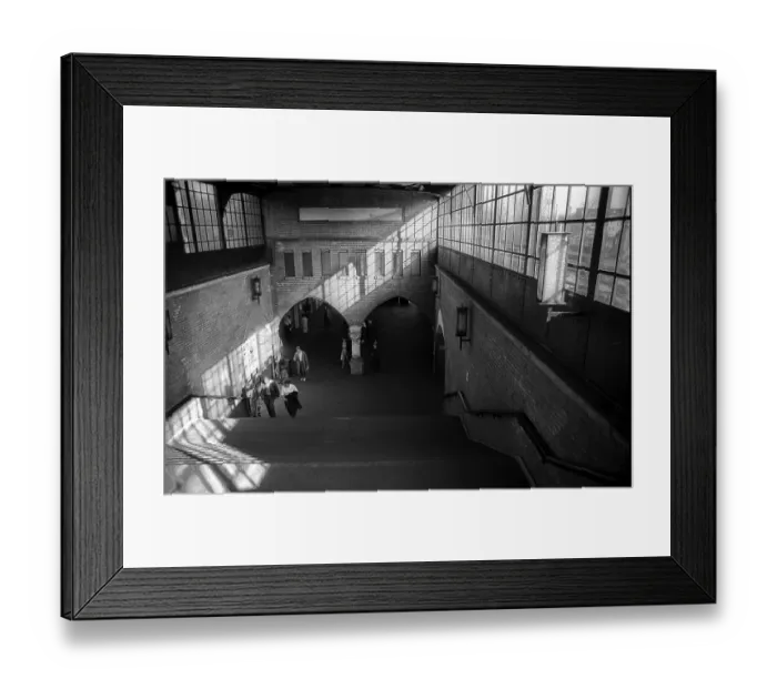 Framed Print : GDR, Berlin, 17. 03. 1990, Friedrichshagen S-Bahn station