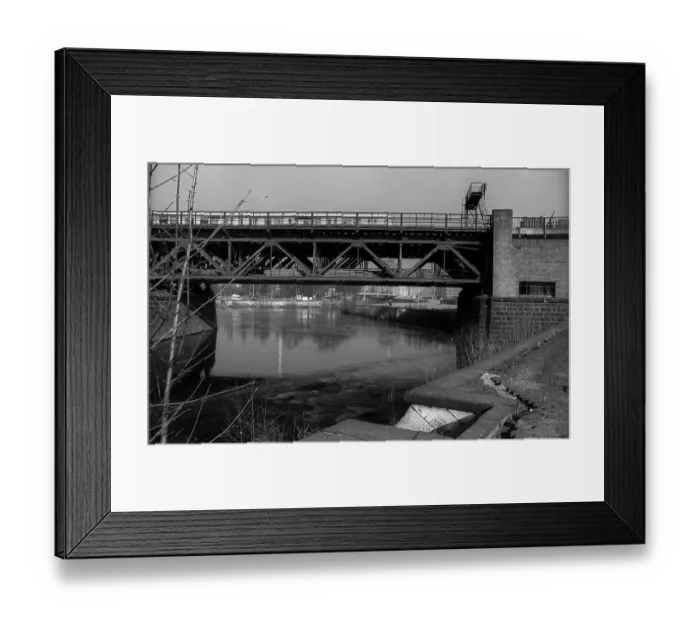 Framed Print : GDR, Berlin, 02. 02. 1990, railway bridge to Lehrter Stadtbahnhof Framed Print : GDR, Berlin, 02. 02. 1990, railway bridge to Lehrter Stadtbahnhof