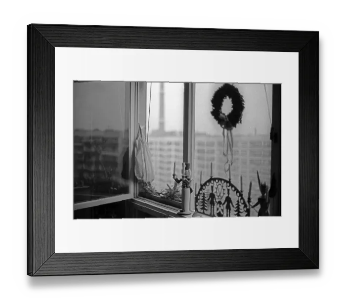 Framed Print : GDR, Berlin, 24. 12. 1989, Christmas