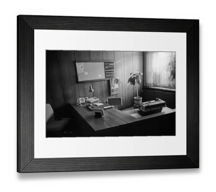 Framed Print : GDR, Bernau, 29. 01. 1990, Waldsiedlung
