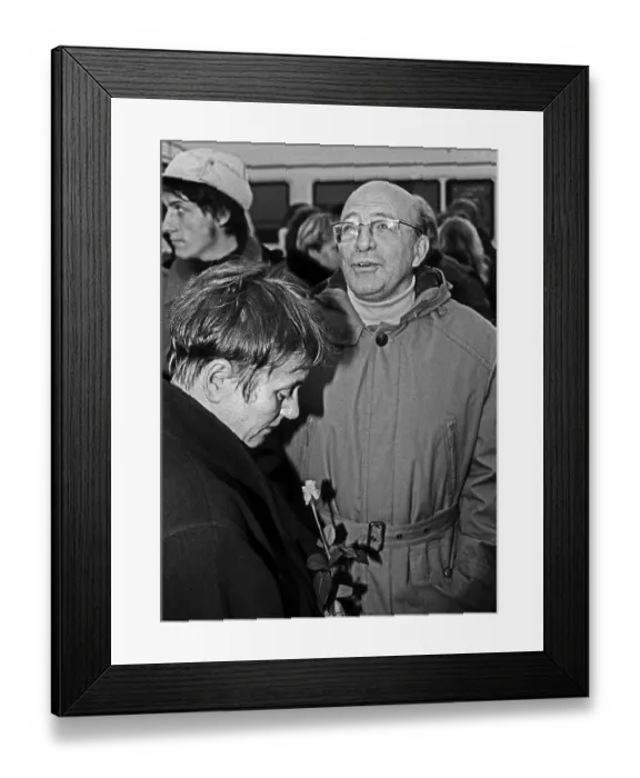 Framed Print : Germany, Berlin, 04. 11. 1990 (commemorative) demonstration on 4 November ('89) Framed Print : Germany, Berlin, 04. 11. 1990 (commemorative) demonstration on 4 November ('89)