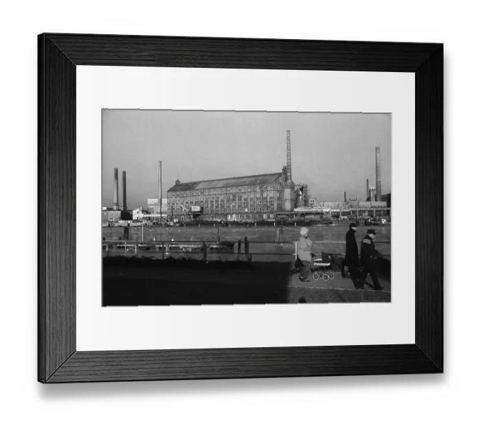 Framed Print : Germany, Berlin, 02. 02. 1991, industrial area Oberschoeneweide Framed Print : Germany, Berlin, 02. 02. 1991, industrial area Oberschoeneweide