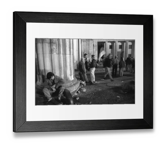 Framed Print : Germany, Berlin, 03. 10. 1990, after the reunification ceremony at the Brandenburg Gate