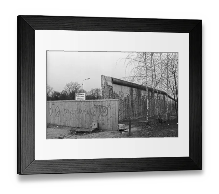 Framed Print : Germany, Berlin, 21. 03. 1991, Berlin Wall Memorial