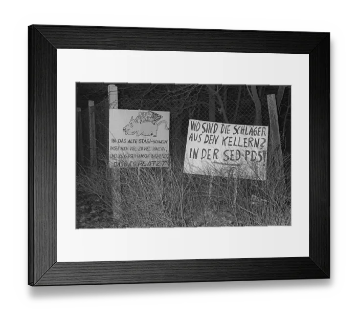 Framed Print : GDR, Berlin, 15. 01. 1990, occupation of the Stasi headquarters in Normannenstrasse