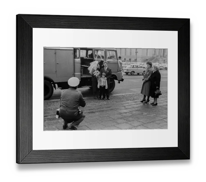 Framed Print : GDR, Berlin, 09. 11. 1988, fire brigade wedding