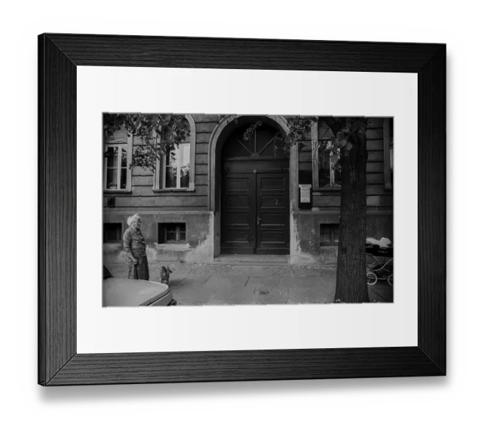 Framed Print : GDR, Berlin, 07. 05. 1989, Oranienburger Strasse Framed Print : GDR, Berlin, 07. 05. 1989, Oranienburger Strasse