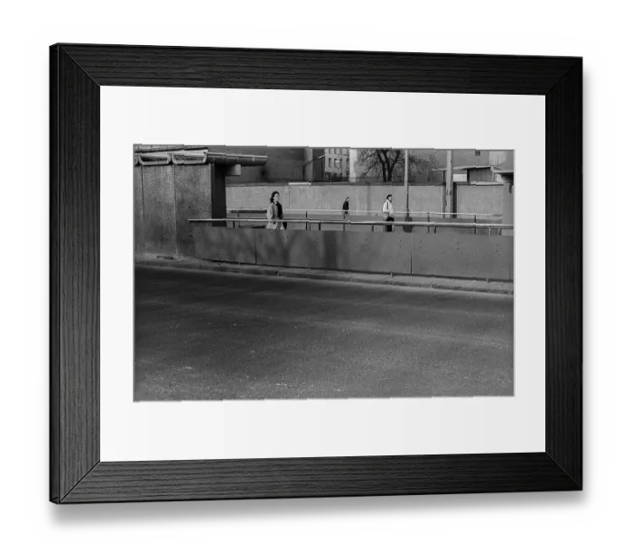 Framed Print : GDR, Berlin, 06. 02. 1989, tram stop Wilhelm-Pieck-Strasse (Torstrasse) Framed Print : GDR, Berlin, 06. 02. 1989, tram stop Wilhelm-Pieck-Strasse (Torstrasse)