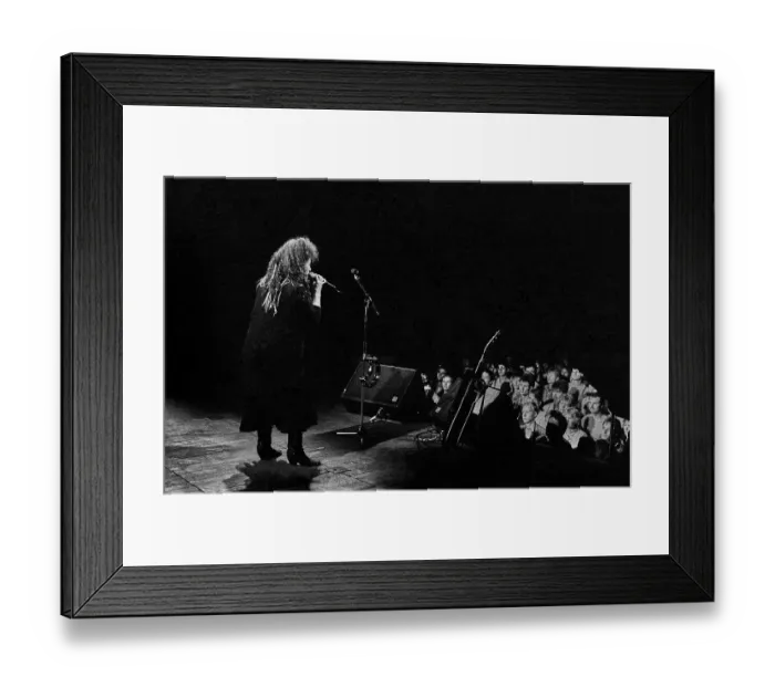 Framed Print : GDR, Berlin, 15. 08. 1989, Anne Haigis Framed Print : GDR, Berlin, 15. 08. 1989, Anne Haigis