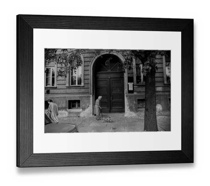 Framed Print : GDR, Berlin, 07. 05. 1989, Oranienburger Strasse Framed Print : GDR, Berlin, 07. 05. 1989, Oranienburger Strasse
