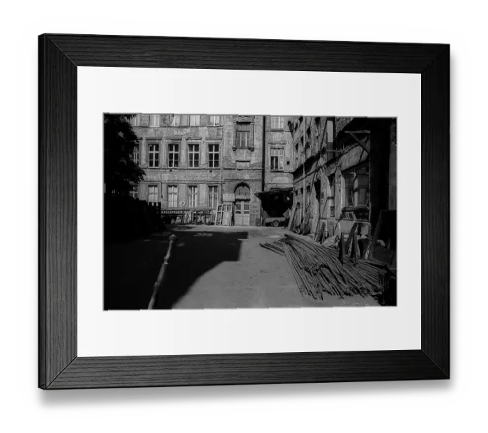 Framed Print : GDR, Berlin, 27. 05. 1989, backyard