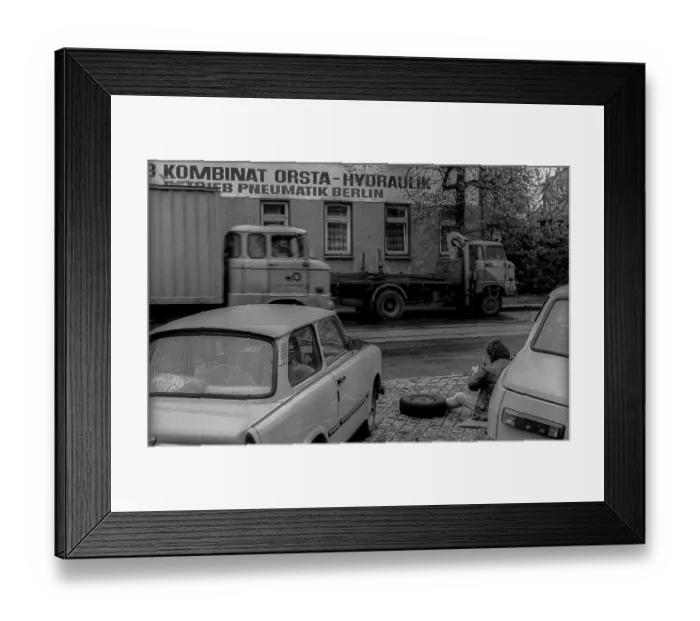 Framed Print : GDR, Berlin, 14. 04. 1989, Oranienburger Strasse