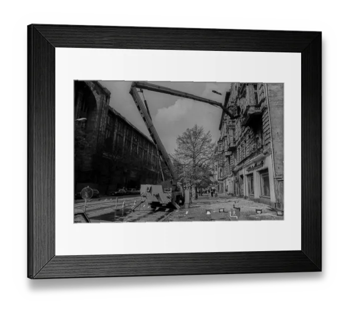 Framed Print : GDR, Berlin, 29. 04. 1989, Oranienburger Strasse Framed Print : GDR, Berlin, 29. 04. 1989, Oranienburger Strasse