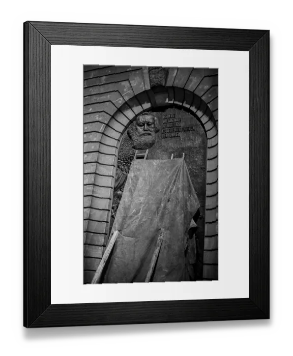 Framed Print : GDR, Berlin, 02. 11. 1988, Relief with scenes of the workers movement (Karl Marx)